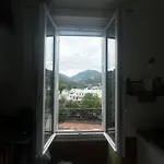 A La Montagne