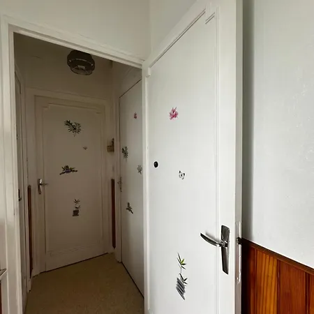 A La Montagne Apartment *